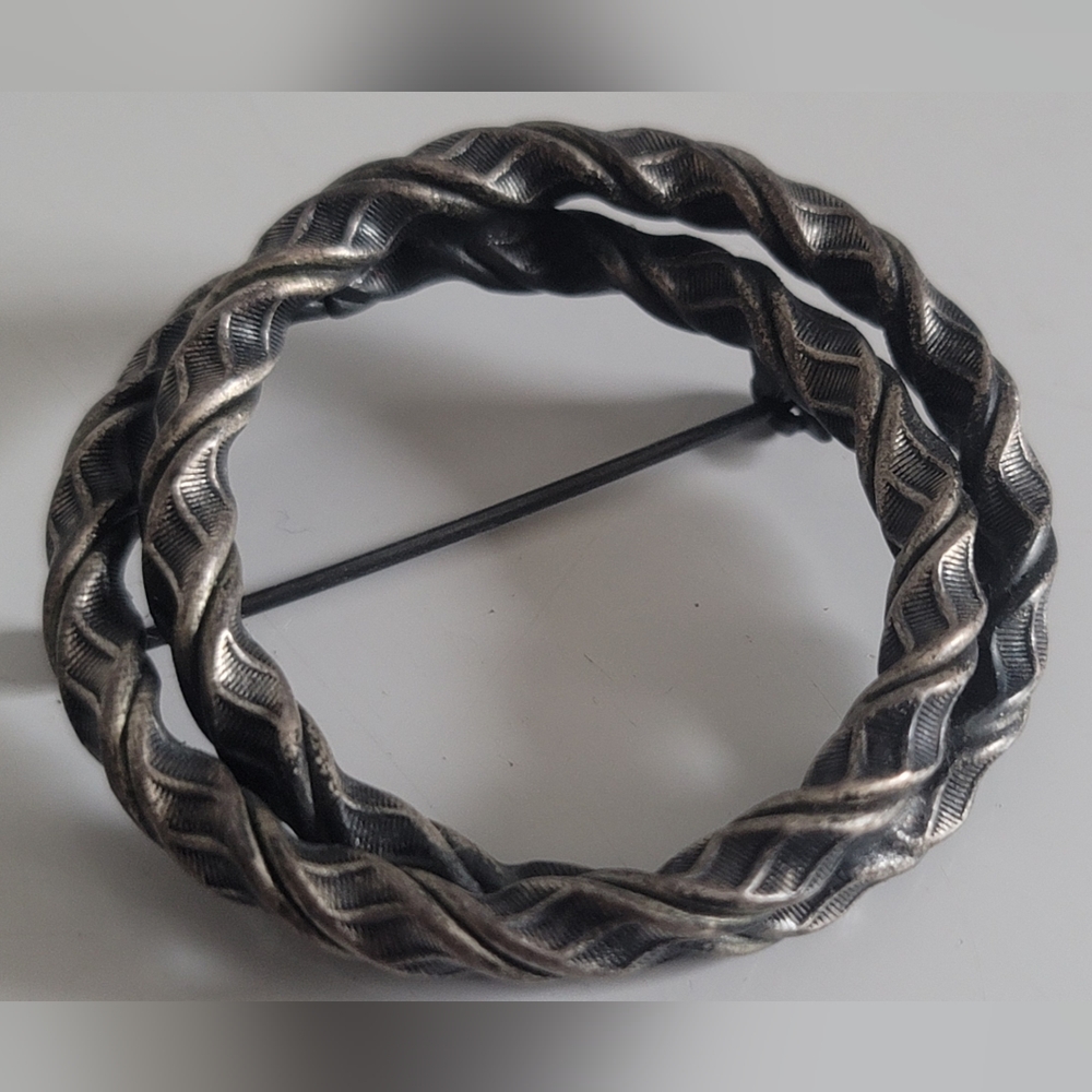 Vintage Metal Brooch Pin Twisted Braid metal